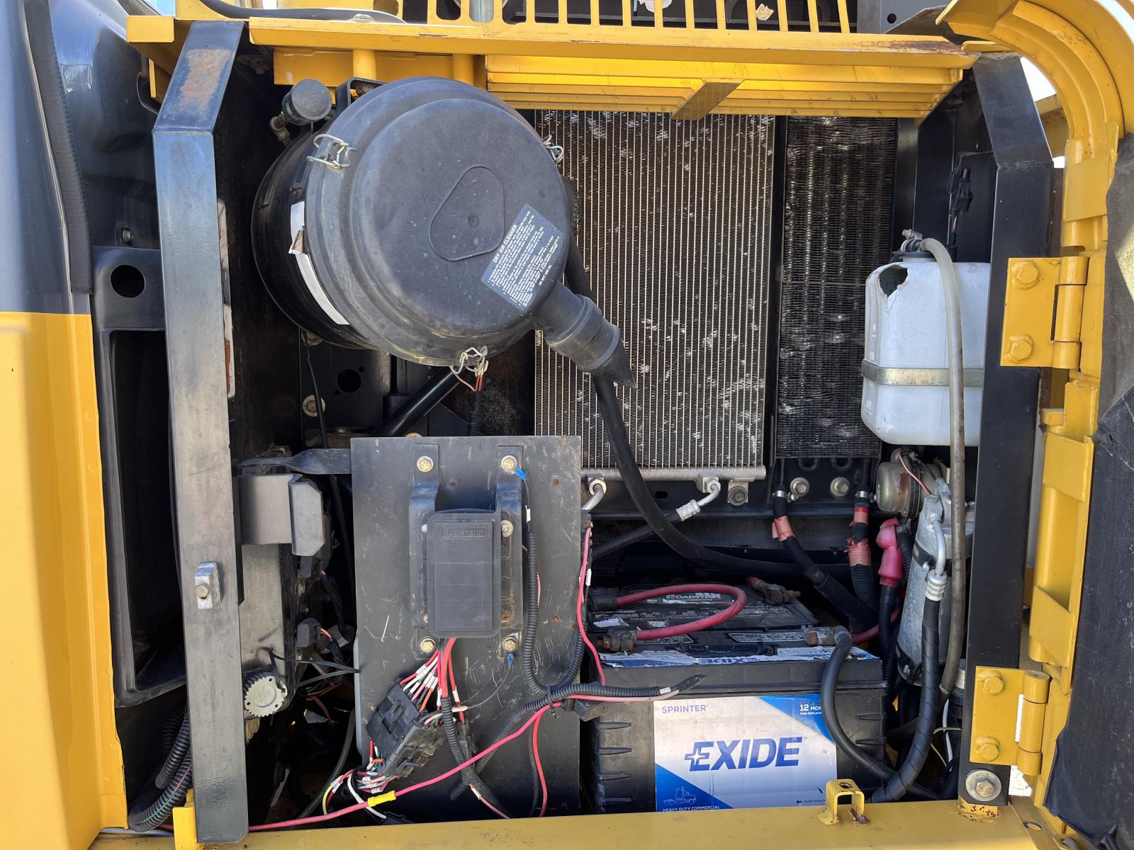 ./imagenes/INVOICE/2019/15909/JOHN-DEERE-TCM120C (19).JPG